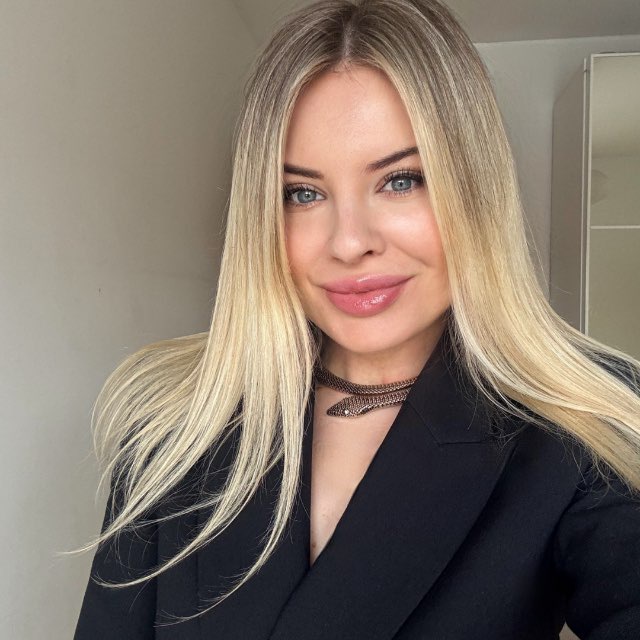 Olya Mishchuk @olya_mishchuk