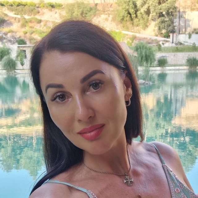 Polina Ostrovskaya @poliostrov