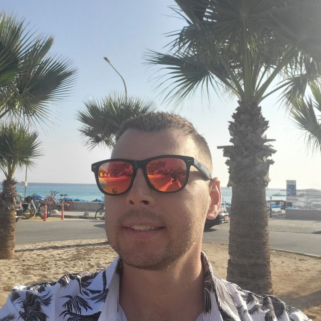 Sergey @truequarterback