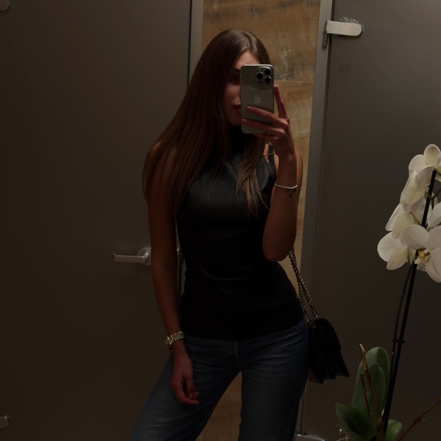 Anastasia @An00000111