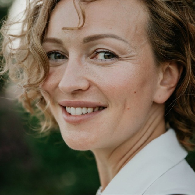 Aleksandra Bondarchuk @Alexa_Bondarchuk
