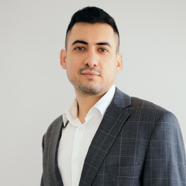 Lukas Nicolaou @LoukasNic