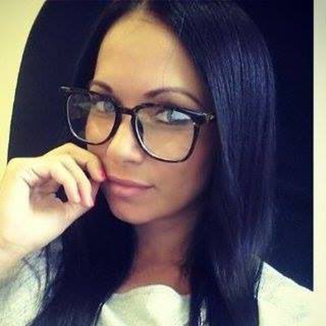 Arina Perova @ari_per