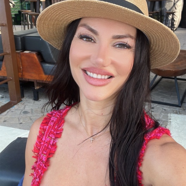 Viola Volkova @5166055740
