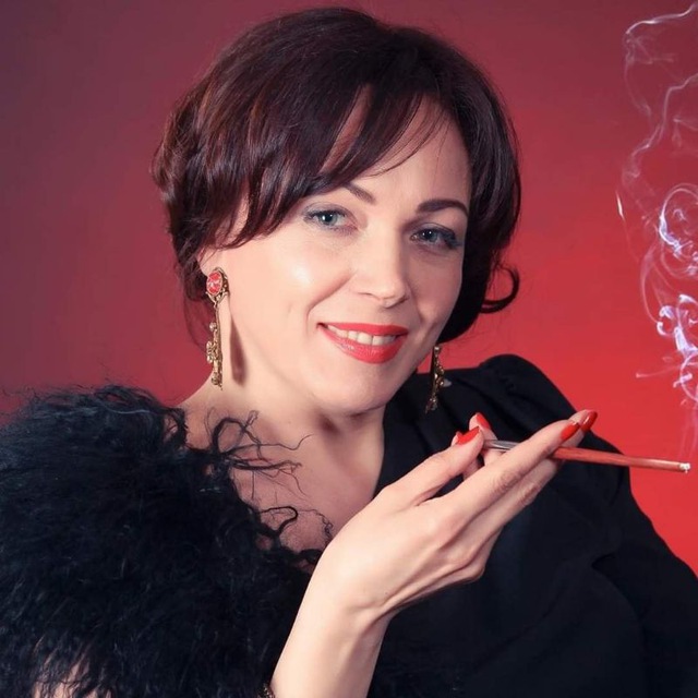 Olesia Khanenko @1346068380