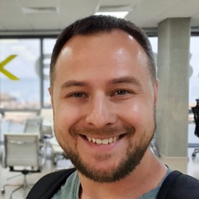 Nikolai @dikarevnik